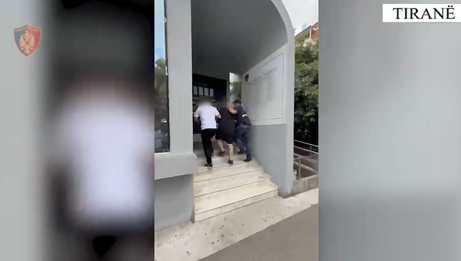 Goditet një rast i furnizimit dhe shpërndarjes së kokainës në Tiranë, në pranga 51-vjeçari