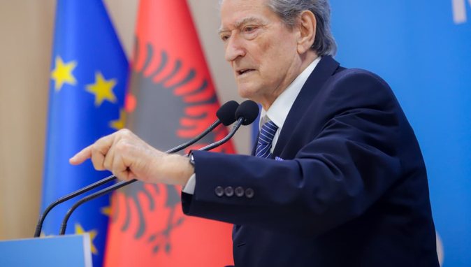 Nga AKSHI në ADS, Berisha: U ngrit pa vendim qeverie, skemë e njëjtë me KAYO