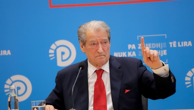 PD mbështet pa flamur kërkesat, Berisha: Ndërkombëtarët të ndihmojnë protestuesit