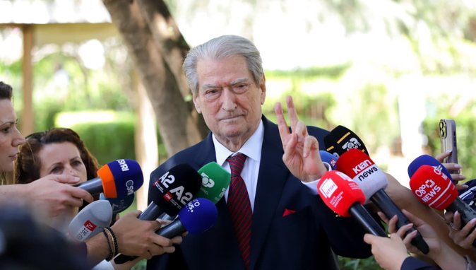 Berisha: Kam pasur komunikim zyrtar, nuk kam qenë kurrë “non grata”