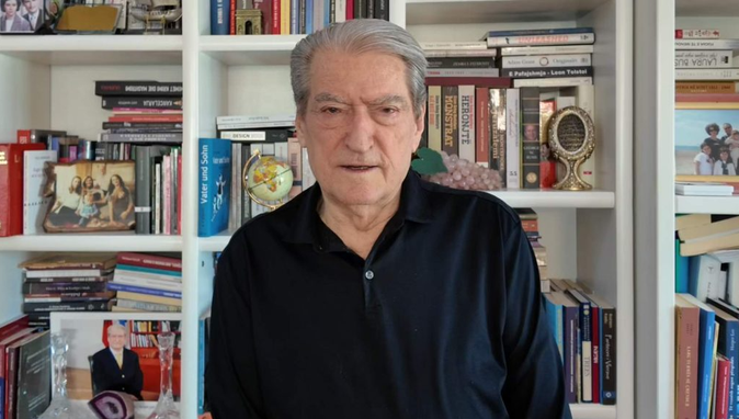  “Jep dorëheqjen sa nuk është vonë”, Berisha i përgjigjet Ramës: Mbrëmë protestuan 200 mijë shqiptarë