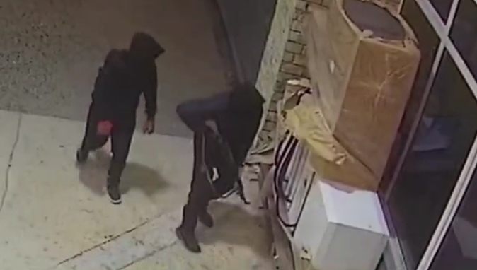 Me armë në dorë, momentet kur i riu tentoi të vidhte pikën e karburantit në Krujë