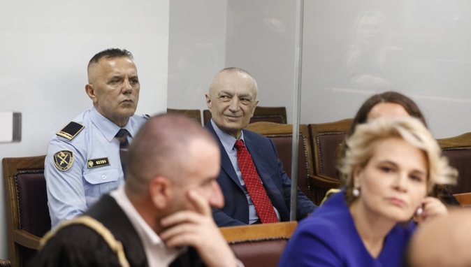 Meta në Gjykatë: Jetonim në banesën e prindërve të bashkëshortes. Vendi u dha për pallat dhe lëvizëm në bllok pasi zonja gjeti okazion