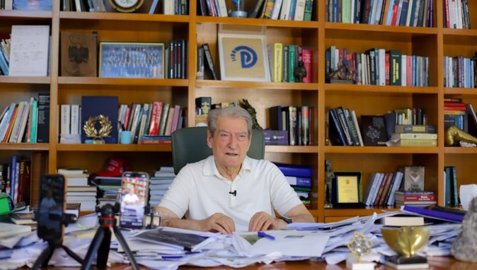 Berisha: Edhe Rama u takua me Ahmadinejad disa herë në Iran! Të japë dorëheqjen sepse durimi po soset