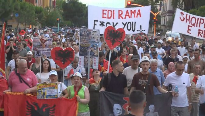 Rama me pensionistët, flet për protestën dhe investimet që i duhen turizmit