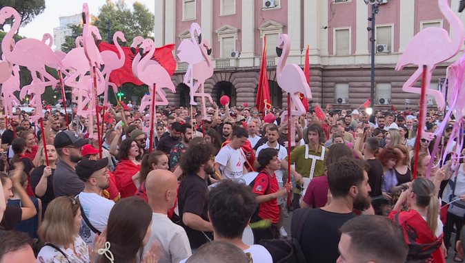 Protesta kombëtare e 4 korrikut, prej 35 ditësh kërkohet largimi i kryeministrit Rama