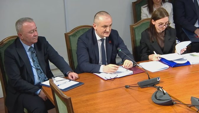 Kush auditon kë? Kontrolli i Lartë i Shtetit përballë mbikëqyrjes parlamentare 