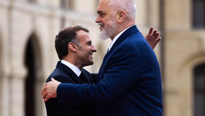 Rama në Paris me ftesë të Macron-it, merr pjesë në samitin në mbështetje të Ukrainës