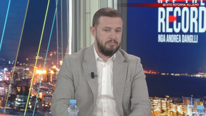 “Duhet sakrificë për në BE”, deputeti i PS: Tani nis faza e vështirë. Politika, larg Reformës në Drejtësi