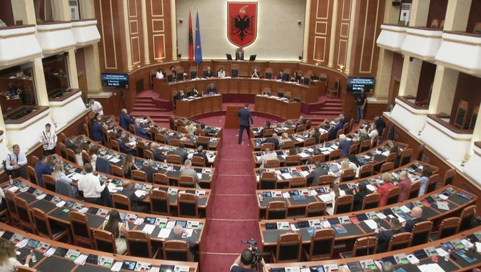 Nuk ka paqe as në parlament, pa dakordësi për “Territorialen”, PD bllokon foltoren