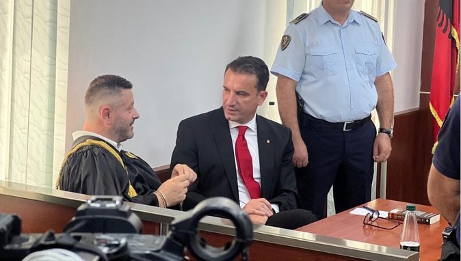 Gjyqi kundër Dados, Gjykata Administrative rrëzon kryebashkiakun Veliaj
