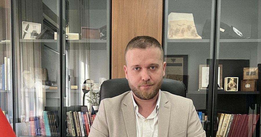 Ardit Bido i kërkon Athinës listën e shqiptarëve të