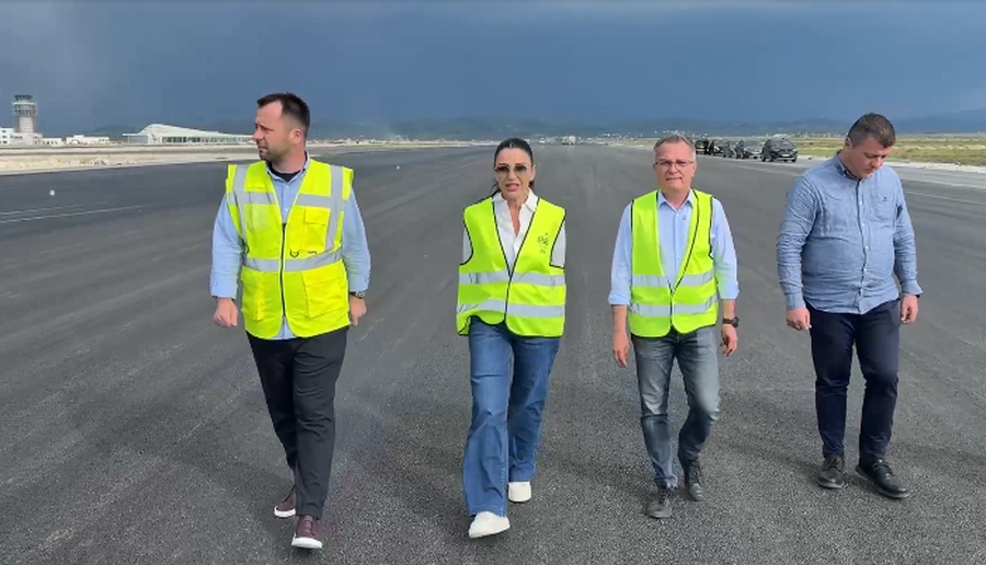 Balluku lands on the runway of Vlora airport: The first flight will take place