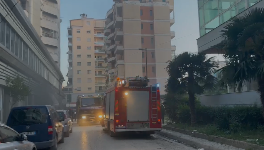 A garage in Vlora is engulfed in fire