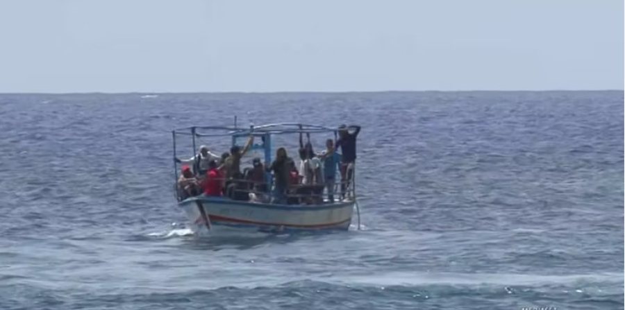 670 migrantë në Lampedusa brenda 10 orëve, shtohet presioni