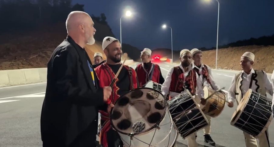 Rama i bie daulles në inaugurimin e rrugës