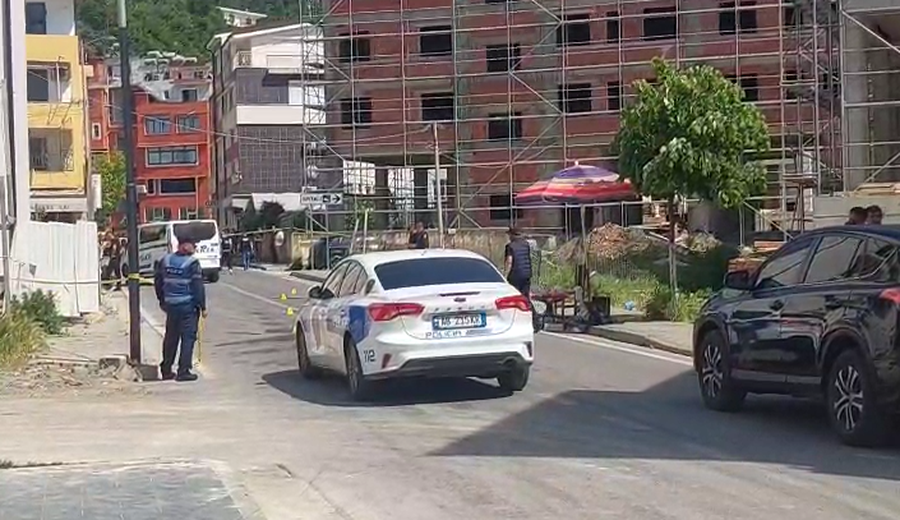 Gunfight in Laç, 2 seriously injured, bullets also hit candle seller