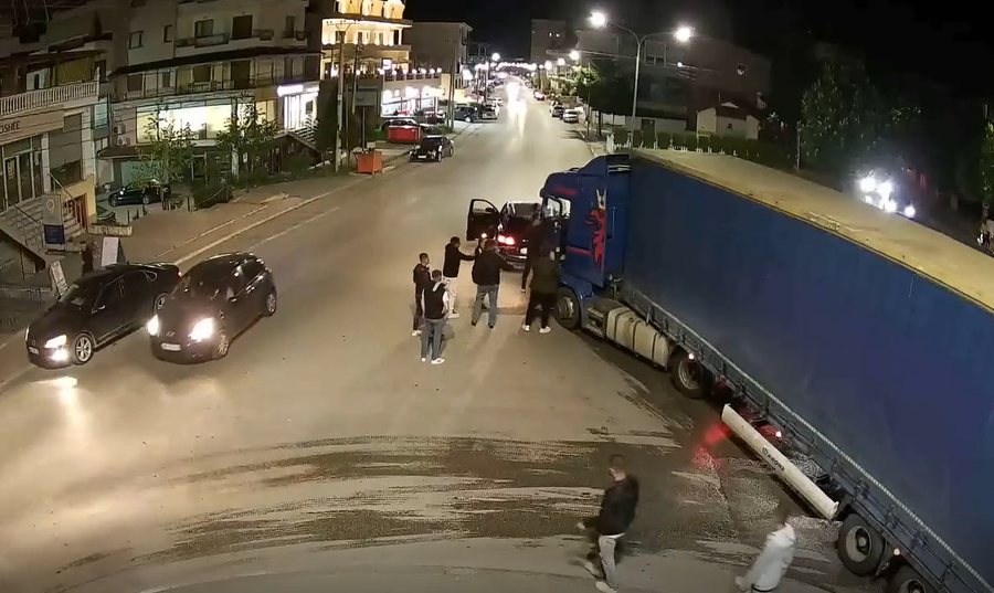 VIDEO/Ugly incident in Bilisht, DP MP punches truck driver