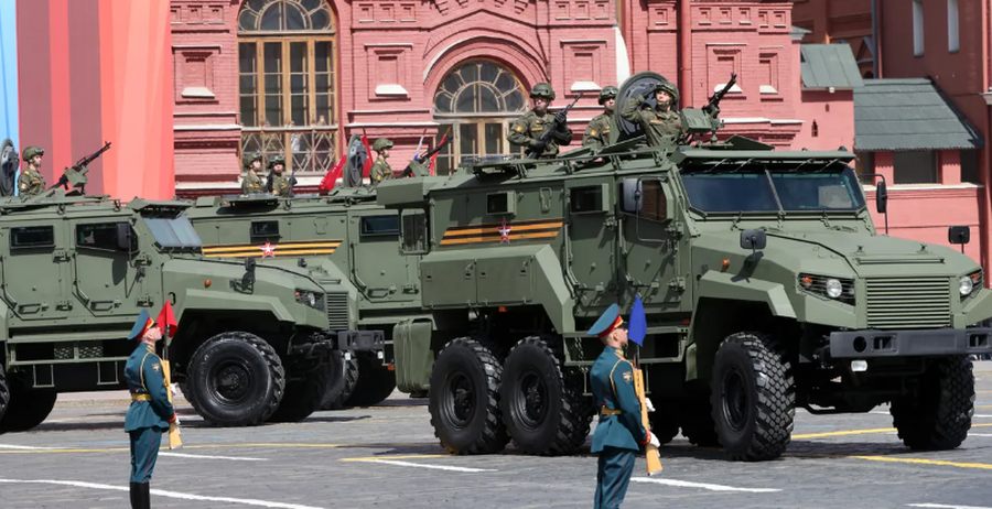 Parada në Moskë, 29 liderë do shkojnë te Putini, mes tyre dy