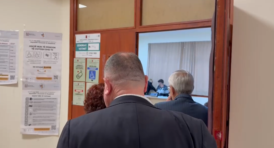 Radhë në Lezhë, qytetarët presin hapjen e qendrës