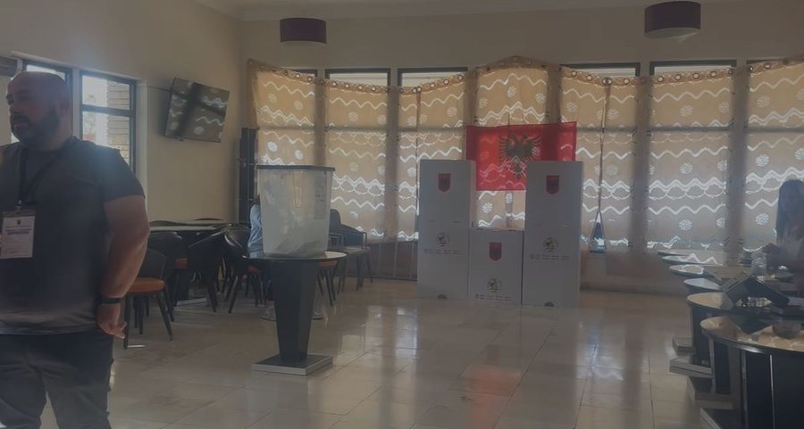 The Mayor's mother cannot vote in Saranda, she urgently leaves for Tirana