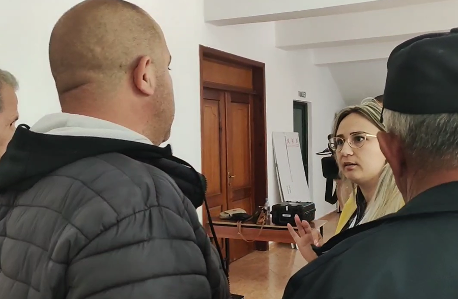 Debate between SP and DP about family voting in Poliçan, CEC intervenes