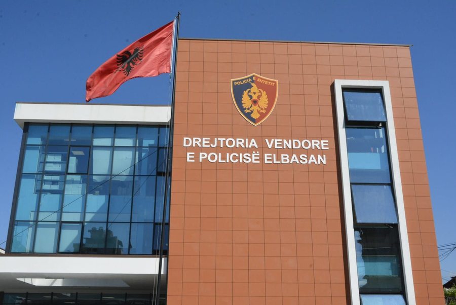 Fotografoi votën, arrestohet 56-vjeçarja në Elbasan