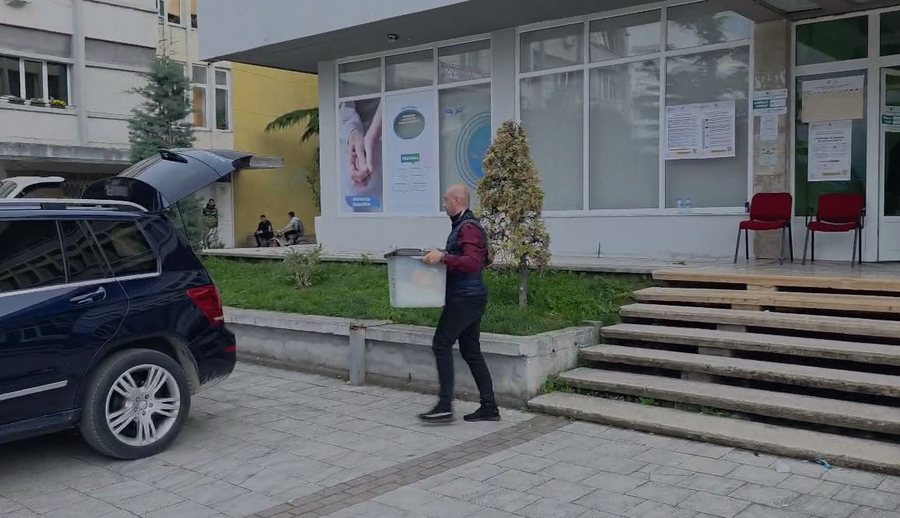 PD denoncon një rast të shkeljes së ligjit te gjimnazi
