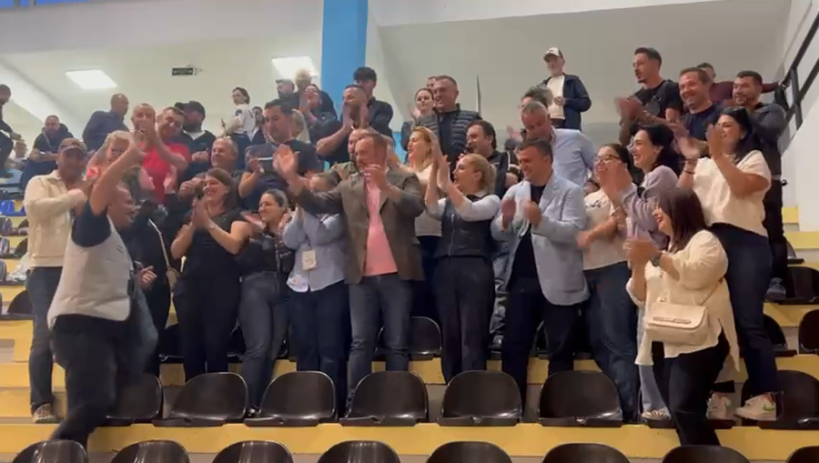 Vote counting in precinct 9 in Tirana ends, PS wins and celebrates