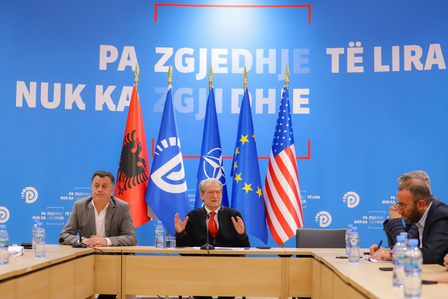 “Megakrim elektoral”, Berisha: U grabitën publikisht zgjedhjet!