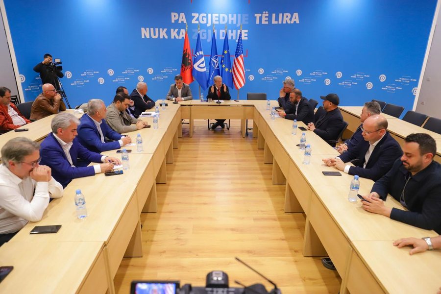 "He looks like Toto Rina" - Berisha is outraged: Edi Rama has