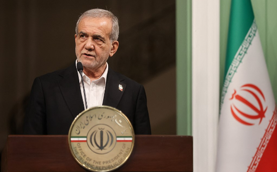 Presidenti i Iranit kritikon Trump: 'Naiv' kur mendon se Teherani do