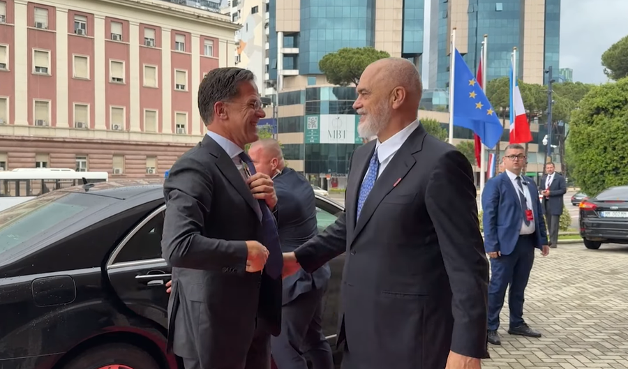 Shefi i NATO-s në Tiranë, takohet me Ramën në Kryeministri.