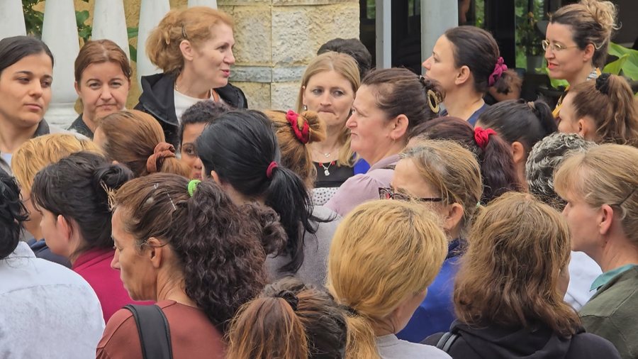 U shkelen të drejtat! 100 gra protestojnë para Inspektoratit të
