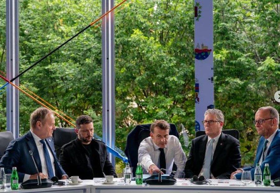 Bisedë telefonike me Trump nga Shqipëria, Macron: Rusia nuk do paqe po