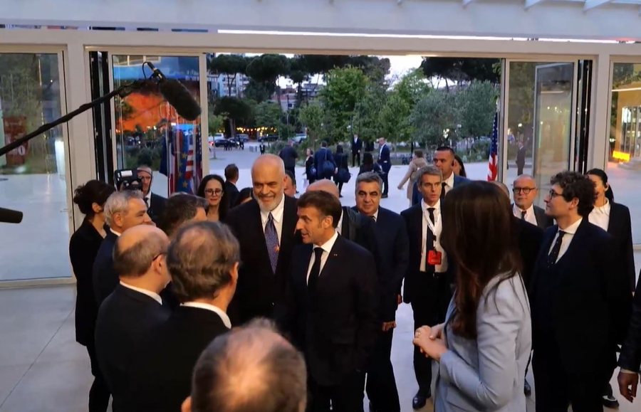 Hap dyert “Ecole 42”, Rama dhe Macron përurojnë