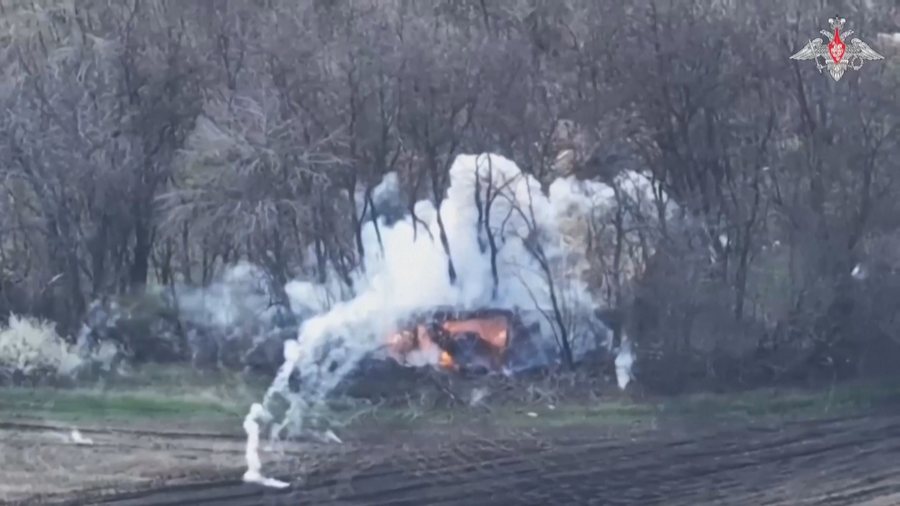 Dron mbi autobusin me civilë, 9 të vrarë në Ukrainën