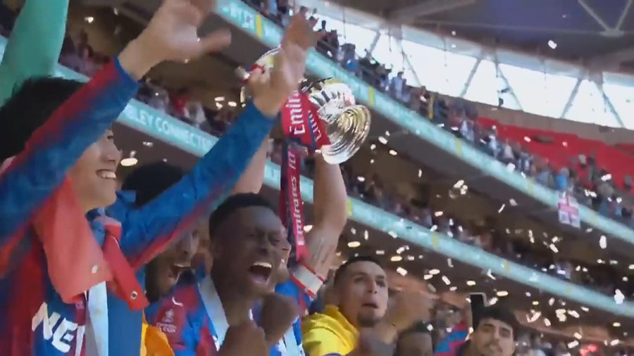 Historike, Crystal Palace mund Man. City dhe ngre lart trofeun e FA Cup