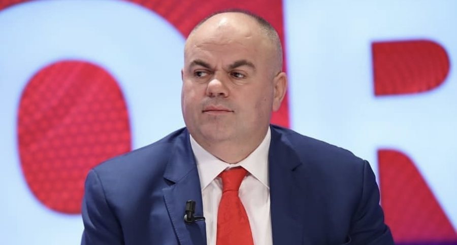 Lirohet nga burgu Safet Gjici