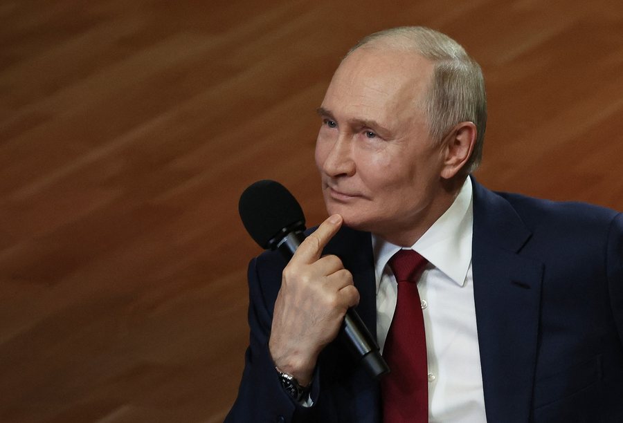 "Putin continues to play with time", what the new EU sanctions package