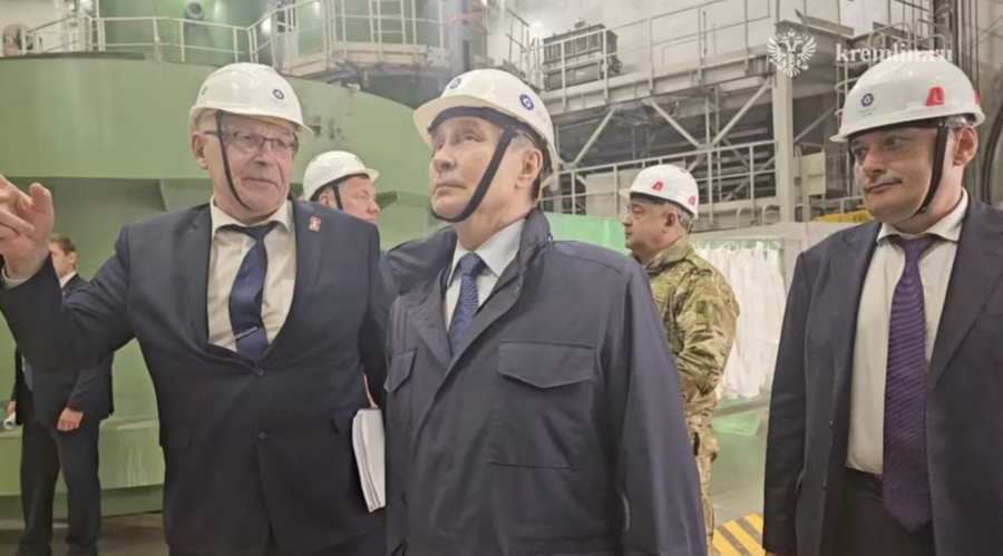 Putin vizitë befasuese në Kursk