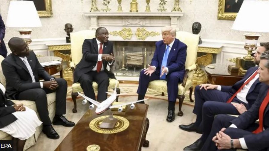 Trump sulmon presidentin e Afrikës së Jugut në Shtëpinë