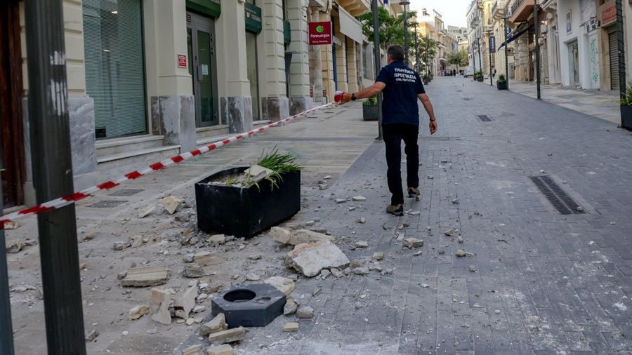 6.1 magnitude earthquake shakes Crete, landslides and building damage