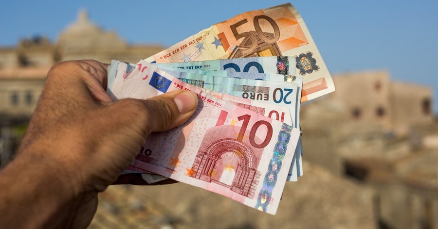 "Mbani para në shtëpi për nevojat themelore", Banka e