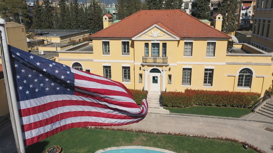 Ambasada amerikane në Tiranë, ftesë qytetarëve: Sinjalizoni