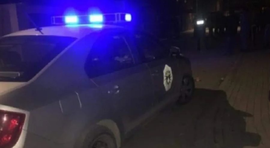 E rëndë në Prishtinë, 15-vjeçari bie nga