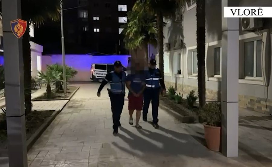 Theu “arrestin e shtëpisë”, goditi me thikë një