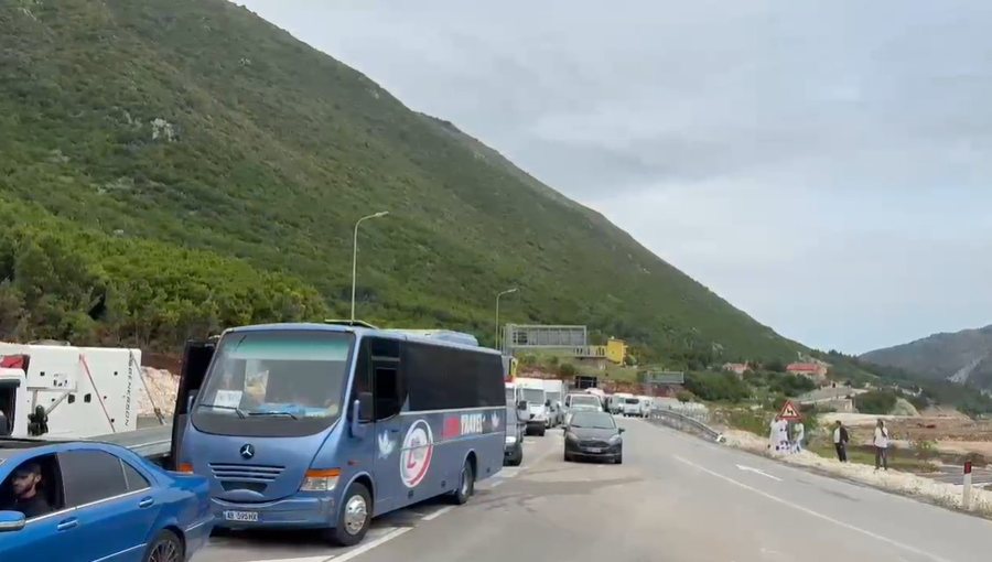 Llogara tunnel officially opens, high flow of vehicles at its entrance