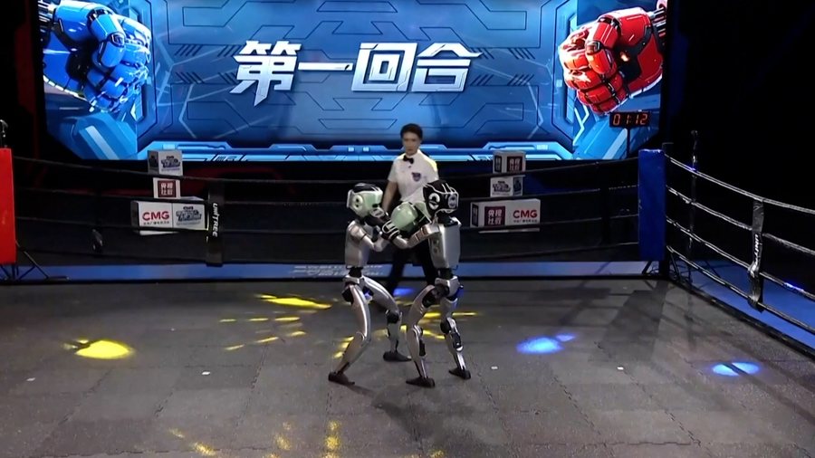 Robotët ngjiten në ring, zhvillohet kampionati i parë