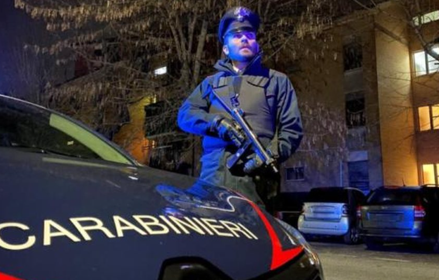 Tentoi të vriste berberin indian me gërshërë, arrestohet